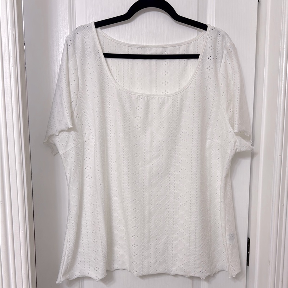 Shein curve white eyelet top size 4 XL
